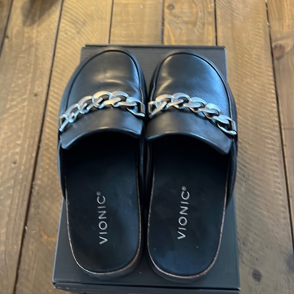 Vionic comfort brand black mules- worn once! Super stylish! - Picture 2 of 11
